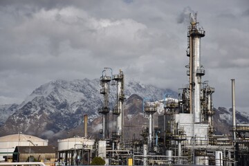 واگذاری پالایشگاه کرمانشاه و پتروشیمی بیستون مطابق قوانین انجام شده است