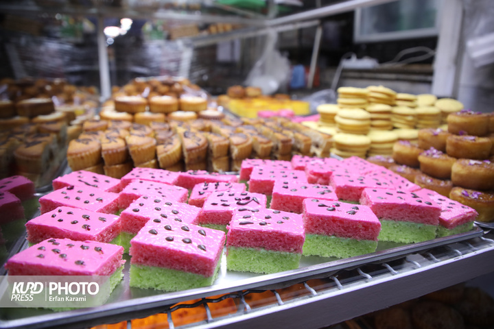 بازار شب یلدا سنندج در آخرین روز پاییز / عکاس : عرفان کرمی