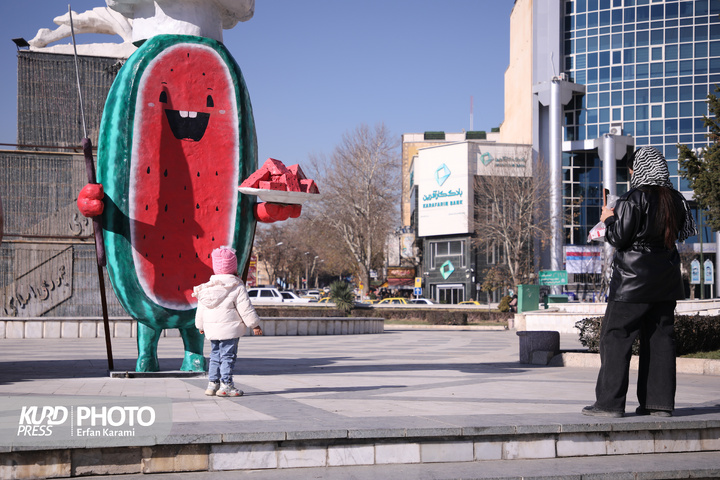 بازار شب یلدا سنندج در آخرین روز پاییز / عکاس : عرفان کرمی