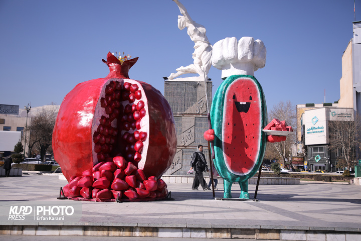 بازار شب یلدا سنندج در آخرین روز پاییز / عکاس : عرفان کرمی