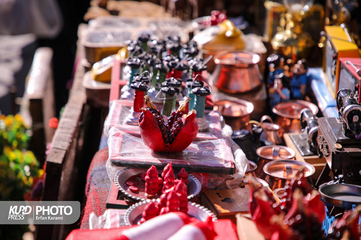 بازار شب یلدا سنندج در آخرین روز پاییز / عکاس : عرفان کرمی