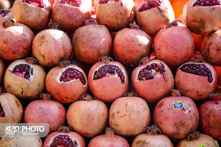 بازار شب یلدا سنندج در آخرین روز پاییز / عکاس : عرفان کرمی