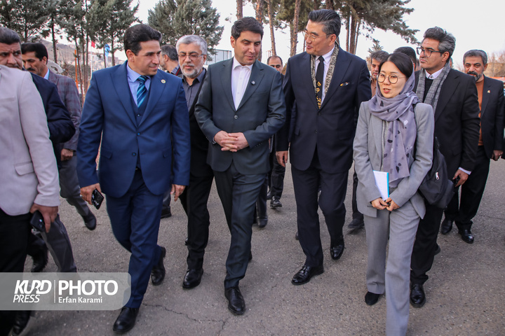 تحویل تجهیزات اهدایی سفارت جمهوری کره‌جنوبی به آموزش فنی و حرفه‌ای کردستان / عکاس:عرفان کرمی