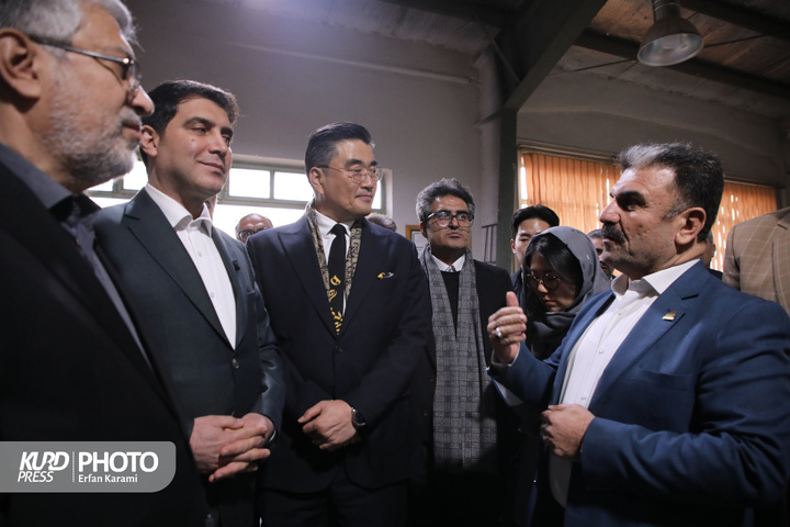 تحویل تجهیزات اهدایی سفارت جمهوری کره‌جنوبی به آموزش فنی و حرفه‌ای کردستان / عکاس:عرفان کرمی