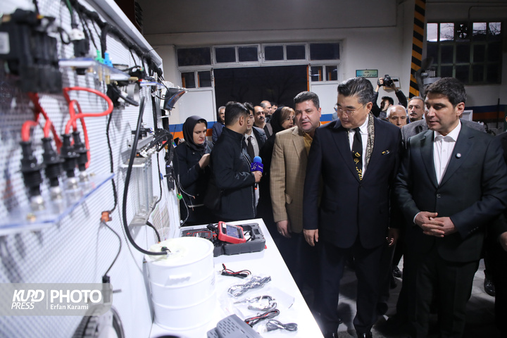 تحویل تجهیزات اهدایی سفارت جمهوری کره‌جنوبی به آموزش فنی و حرفه‌ای کردستان / عکاس:عرفان کرمی