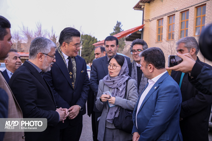 تحویل تجهیزات اهدایی سفارت جمهوری کره‌جنوبی به آموزش فنی و حرفه‌ای کردستان / عکاس:عرفان کرمی