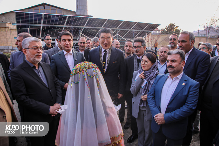 تحویل تجهیزات اهدایی سفارت جمهوری کره‌جنوبی به آموزش فنی و حرفه‌ای کردستان / عکاس:عرفان کرمی