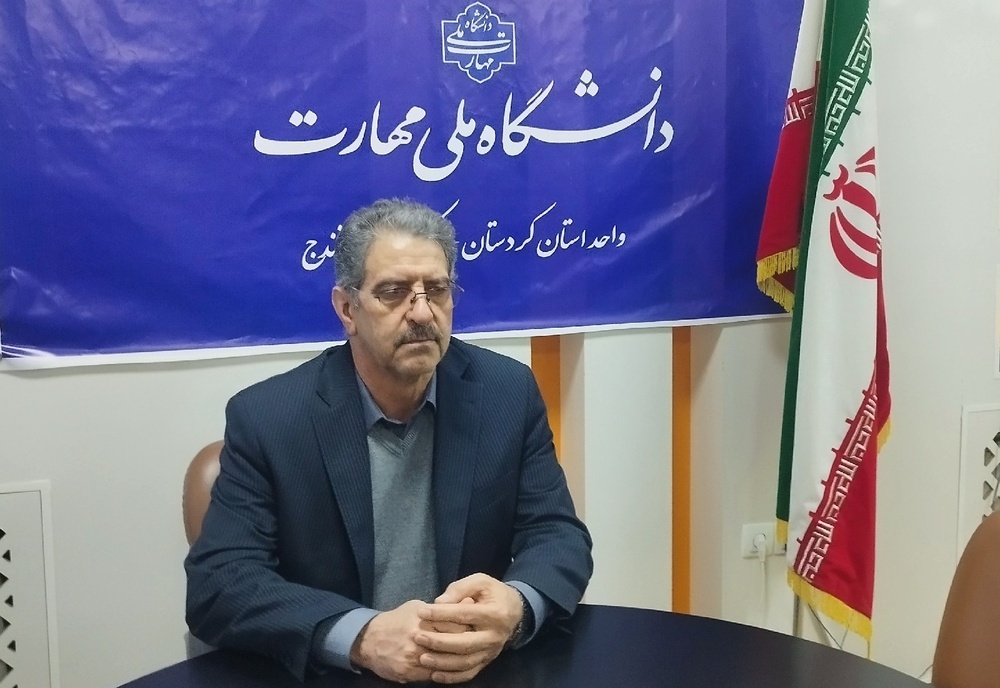 بازدید رئیس دانشگاه ملی مهارت از آموزشکده فنی دختران سنندج/وقتی مهارت هست، امکانات نیست