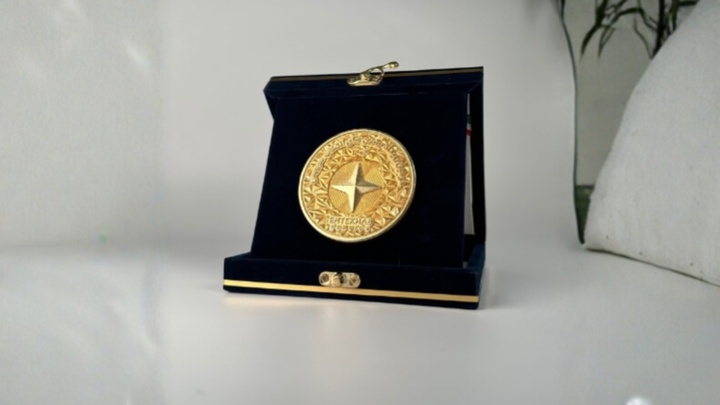 جستجو برای بهترین مرجع خرید لوح تقدیر در ایران؛ معیارها و راهنما