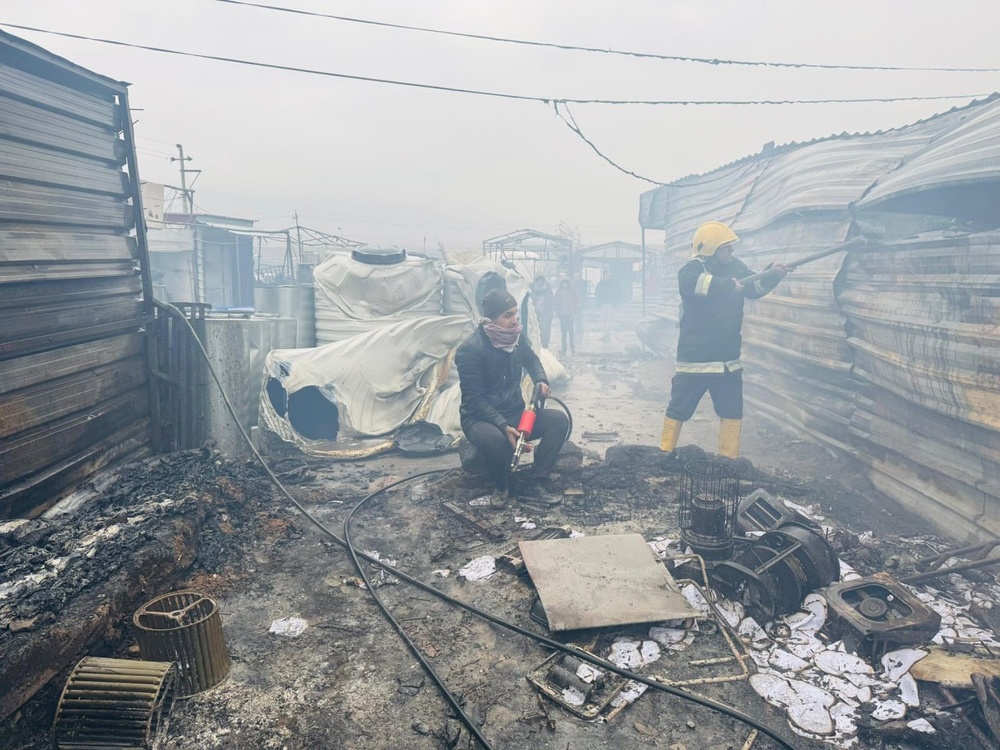 آتش‌سوزی گسترده در بازار کمپ ایزدی‌ها در زاخو/ ۳۵ مغازه در آتش سوخت