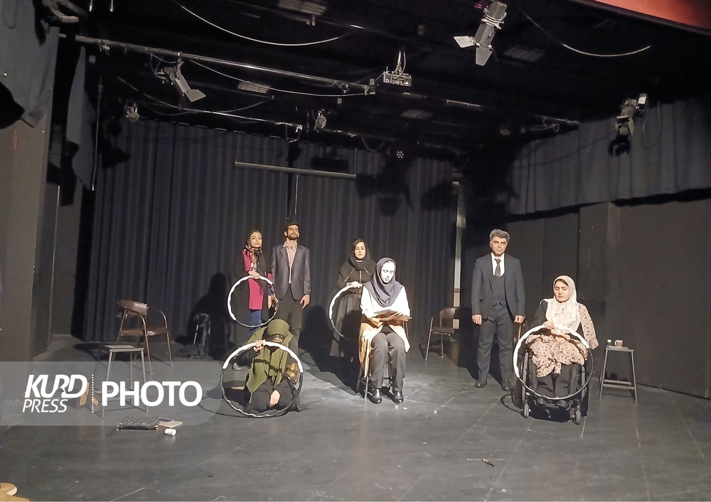 خاموشی حواشی با شوق هنرمندان/از حافظ خوانی تا دفاع از حق مردم