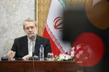 لاریجانی خطاب به ترامپ: مراقب سربازان تان باشید