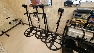کشف محل نگهداری و فروش دستگاه‌های فلزیاب و طلایاب در ارومیه