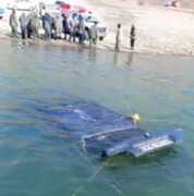 سقوط خودروی به داخل سد مهاباد