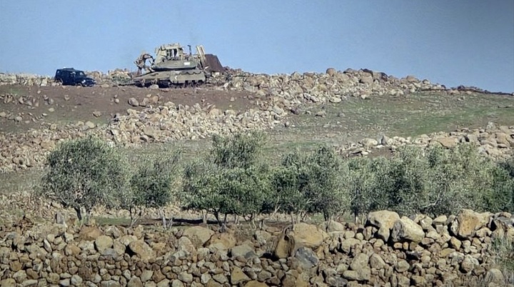 حمله توپخانه‌ای رژیم صهیونیستی به حومه غربی درعا و شمال قنیطره