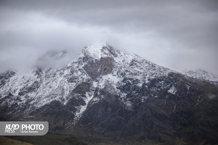 پوشش ابرها بر روی کوه های زاگرس / عکاس : عرفان کرمی