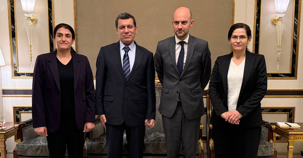 مەزڵووم عەبدی و جان نویل بارۆت ڕێککەوتنی ئەمدواییە و شەڕی داعشیان تاوتوێ کرد