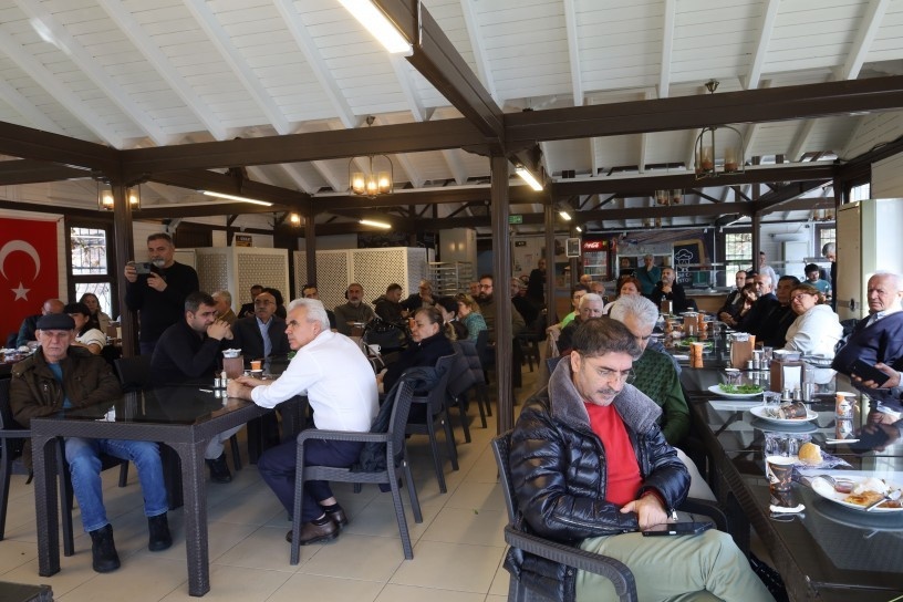 سعید اصلان: سخن گفتن به زبان مادری و آزادی باعث تجزیه هیچ کشوری نمیشود + فیلم