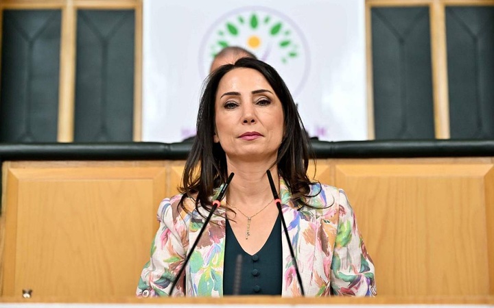 تولای حاتم‌اوغولاری: صلح در ترکیه را قربانی پرونده‌های دیگر نکنید/ اوجالان باید آزاد شود