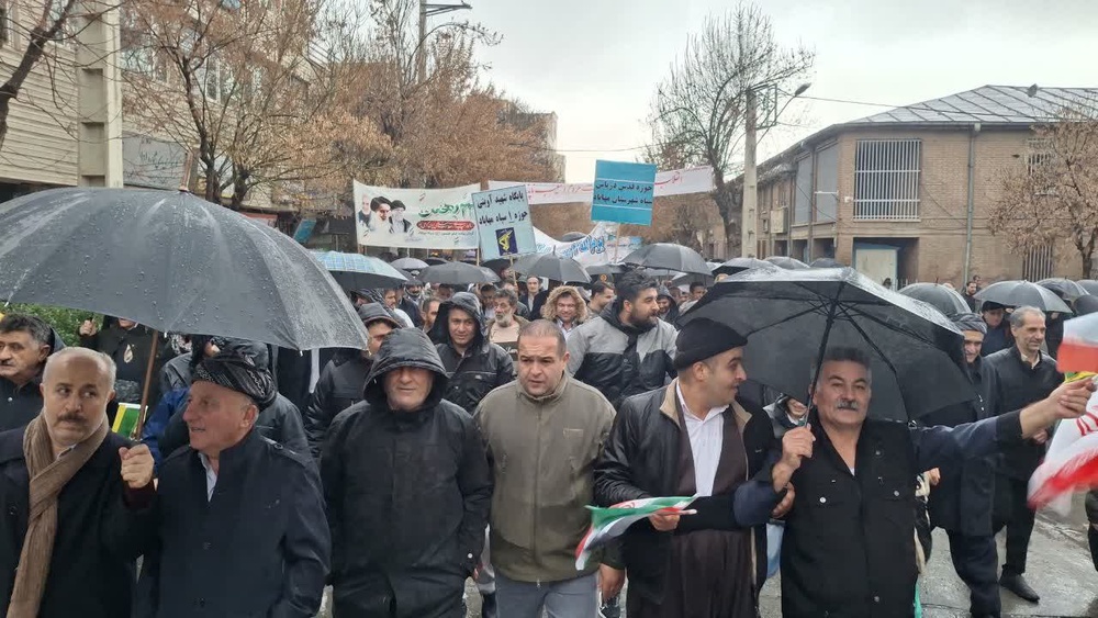 راهپیمایی ٢٢ بهمن در آذربایجان غربی برگزار شد