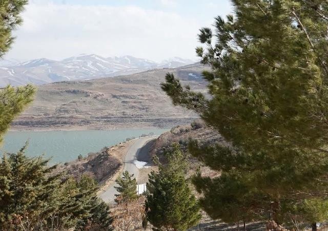 مجتمع تفریحی استاد «هژار» مهاباد؛ توسعه گردشگری یا تهدید محیط زیست!