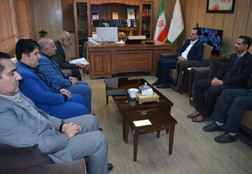 دست دلالان و سوداگران، بر بازار مرغ و گوشت را باید قطع کرد