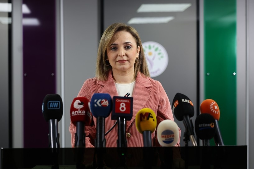 دم پارتی: زمان تعارف گذشته؛ همه باید اجرای گزارش مجلس را تضمین کنند