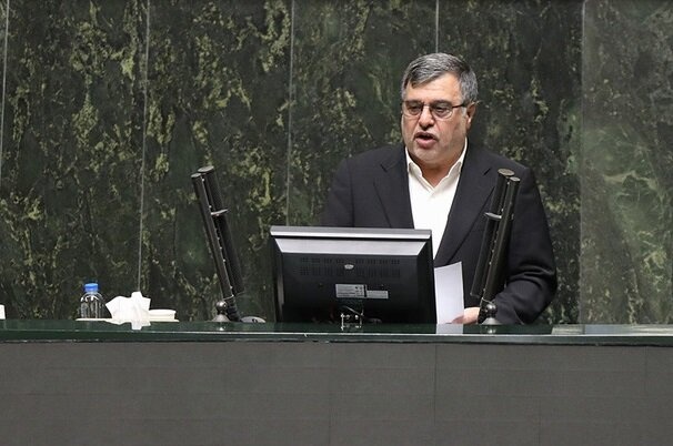 ایلام سالانه ۵ میلیارد دلار درآمد به کشور می‌دهد اما هزینه توسعه در ایلام به ۵۰ همت هم نمی‌رسد