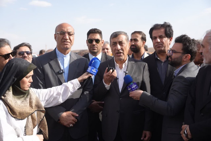 آغاز عملیات اجرایی لاستیک سازی کلهر با حضور معاون اجرایی رئیس جمهور