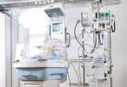 ۲ دستگاه پیشرفته تنفسی به NICU بیمارستان بعثت سنندج اهدا شد