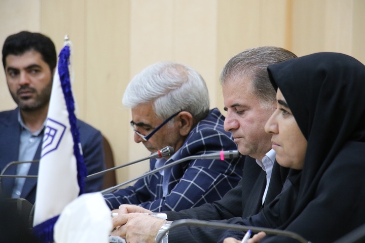 نماینده ایلام: هر انتقادی داریم فعلاً به خاطر «ایران» به تأخیر بیندازیم