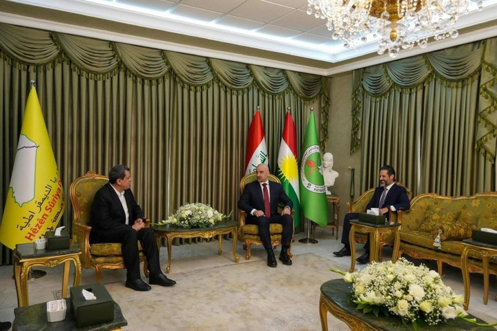 لە باشان مەزڵووم عەبدی لەگەڵ قوباد و بافڵ تاڵەبانی کۆ بوویەوە