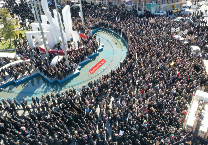 تشییع پیکر ۱۷ شهید مرزبانی مهران / هویت سایر شهدا با DNA مشخص خواهد شد