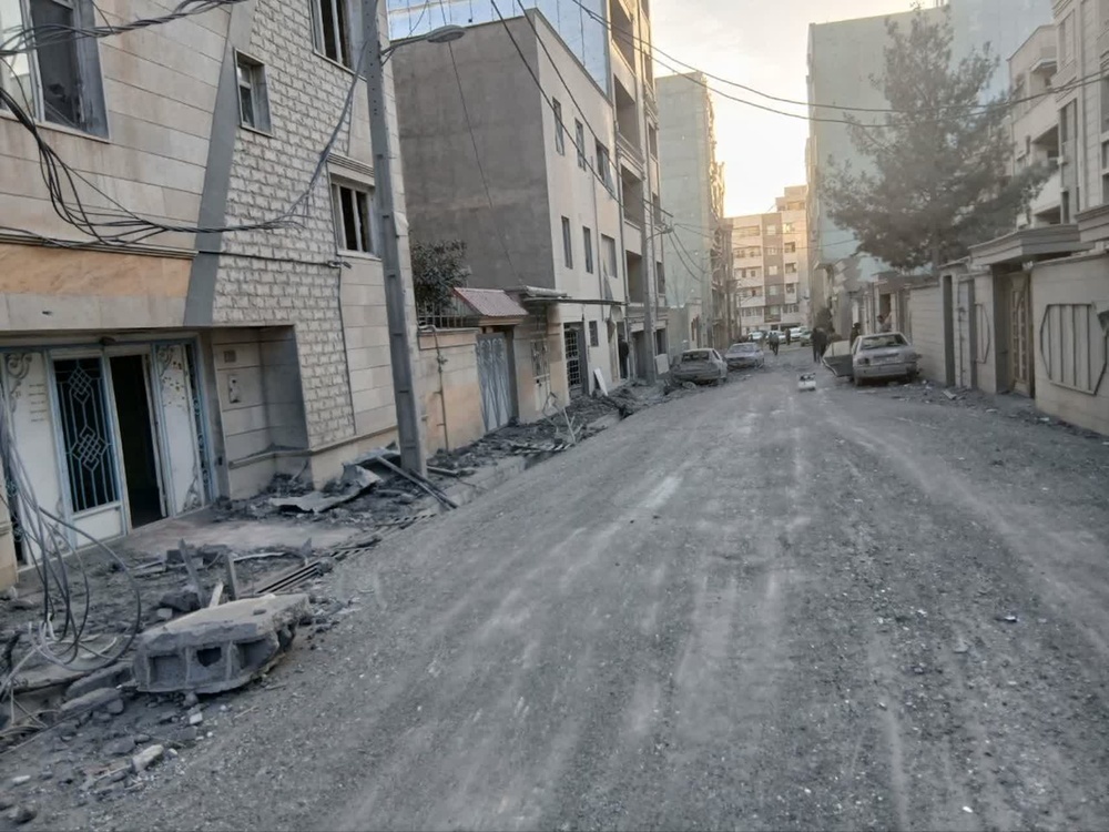 بازدید استاندار ایلام از نقاط آسیب‌دیده حملات هوایی