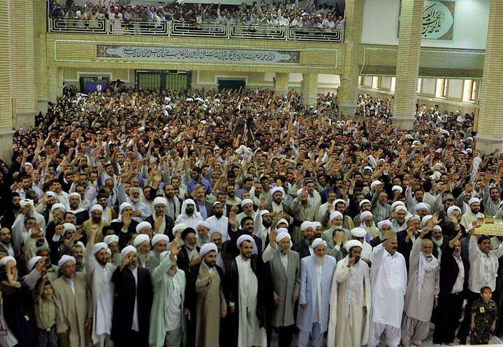 ۱۰۰۰ نفر از علمای اهل سنت سیستان و بلوچستان با رهبر جدید انقلاب بیعت کردند