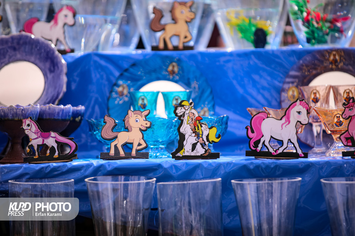 زندگی همچنان در زیر سایه جنگ هم می تپد / عکاس : عرفان کرمی