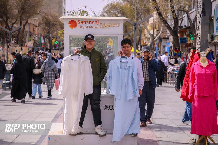 زندگی همچنان در زیر سایه جنگ هم می تپد / عکاس : عرفان کرمی