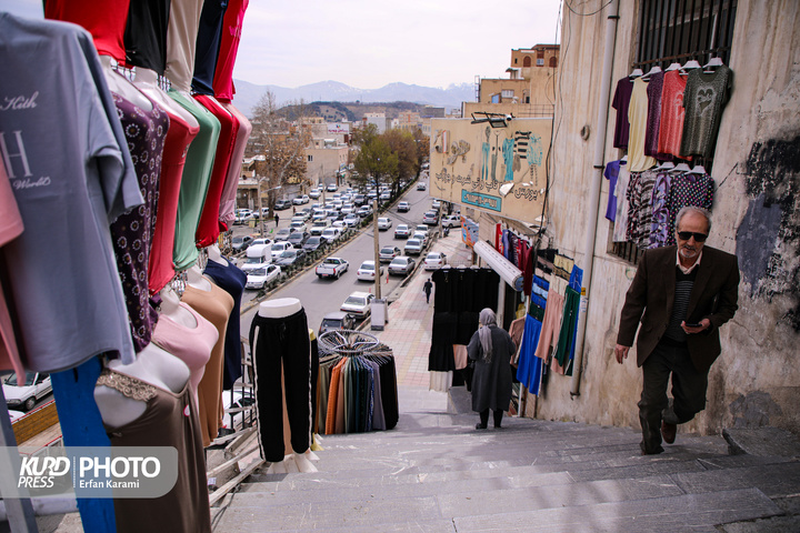 زندگی همچنان در زیر سایه جنگ هم می تپد / عکاس : عرفان کرمی
