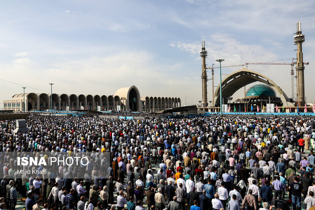 اقامه نماز عید سعید فطر در مصلای تهران