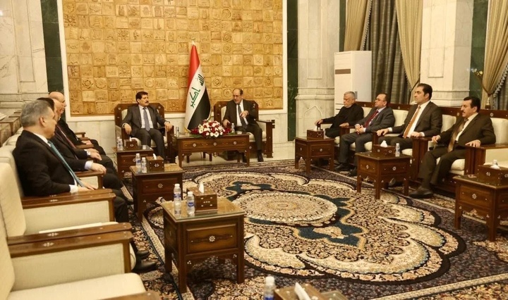 رقابت دو اردوگاه سیاسی برای رفع بن بست تشکیل دولت در عراق