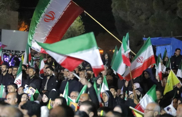 مراسم سوگواری شهادت رهبر و شهدای جنگ رمضان در سنندج برگزار شد