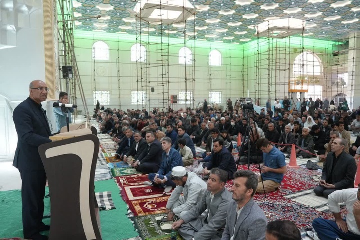 وحدت اقوام و مذاهب، رمز عبور از توطئه‌های دشمنان است