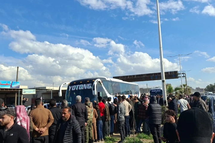 آزادی ۴۰۰ زندانی و استقبال از آنان در حسکه