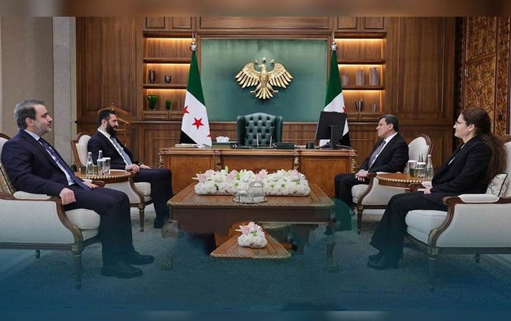 Mazloum Abdi and Elham Ahmed met with the head of the Syrian interim government