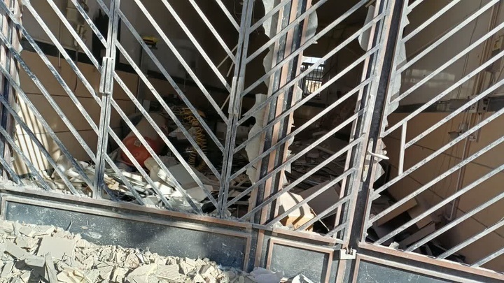 هێرشەکانی دوژمن زیانی بە ۳۸۰۰ باڵەخانە لە سنە گەیاندووە