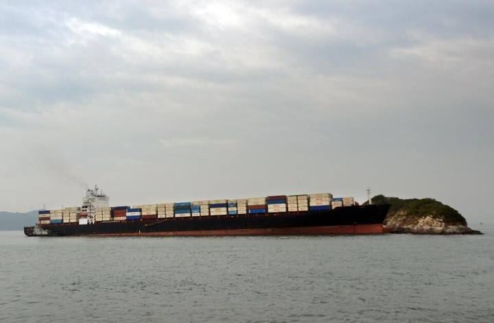 دەستدرێژی کردنەسەر کەشتی بارهەڵگری ئێران چه‌ته‌گەریی ده‌ریاییە