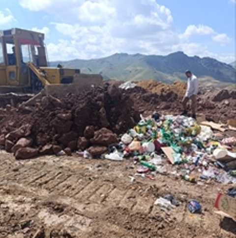 امحای بیش از ۲ تن و نیم مواد غذایی غیرقابل‌مصرف در مهاباد