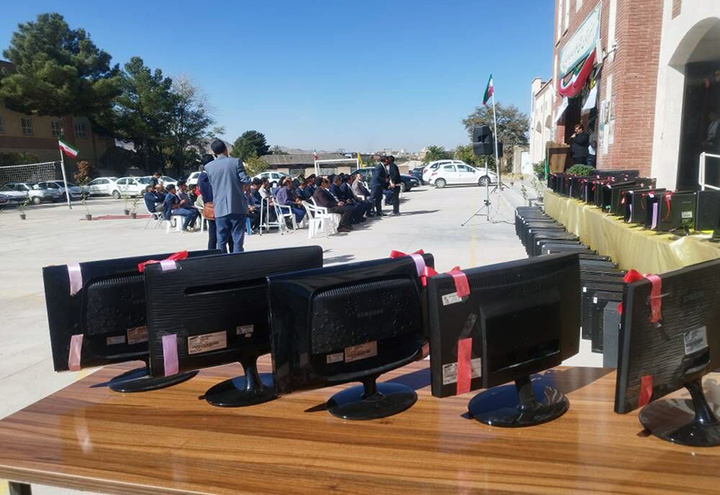 توزیع ۱۰۰ میلیارد ریال تجهیزات آموزشی در مدارس استثنایی کردستان