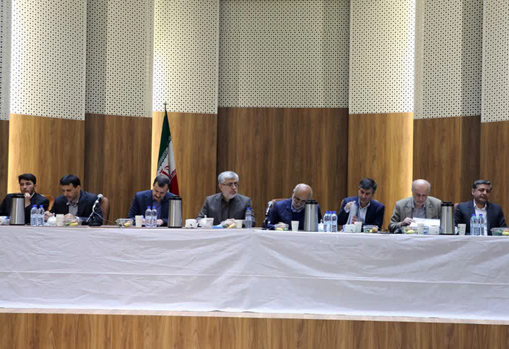 بانک ها مسیر سرمایه گذاری در کردستان را تسهیل کنند