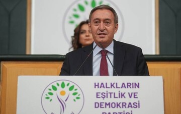 تونجر بکرخان از اردوغان خواست در روند صلح نقش فعال‌تری ایفا کند